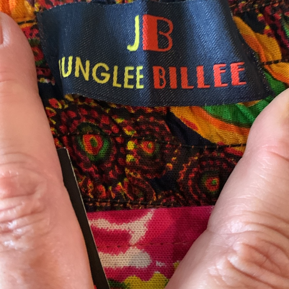Vibrant Patterned Shorts - Picture 4 of 7